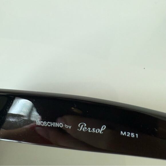 Vintage Moschino unisex sunglasses New Authentic - Picture 4 of 5